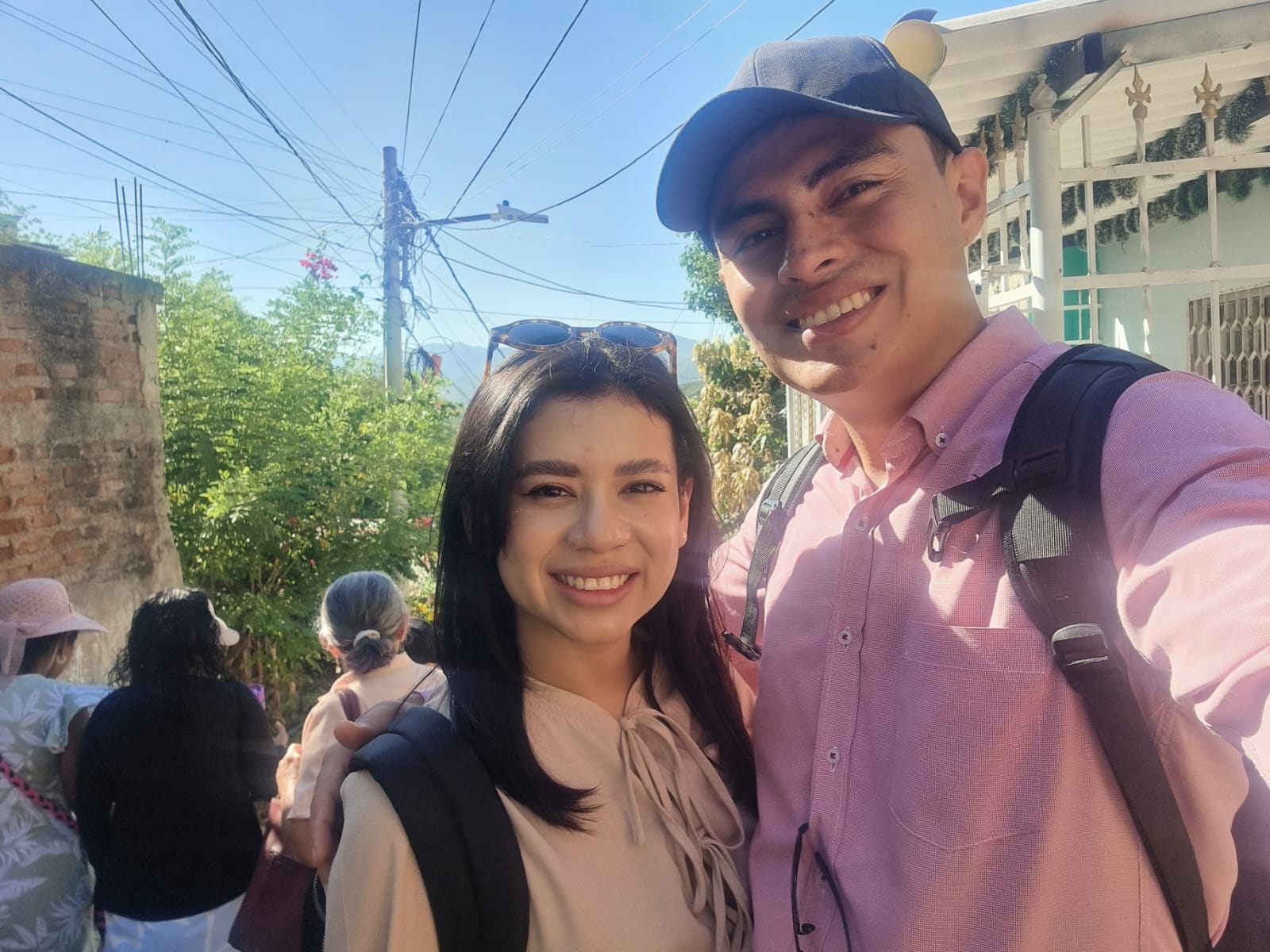 Samuel y Maryi predicando juntos